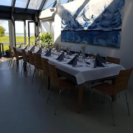 Big Poolhouse With Stunning Views Dom wakacyjny Marstal