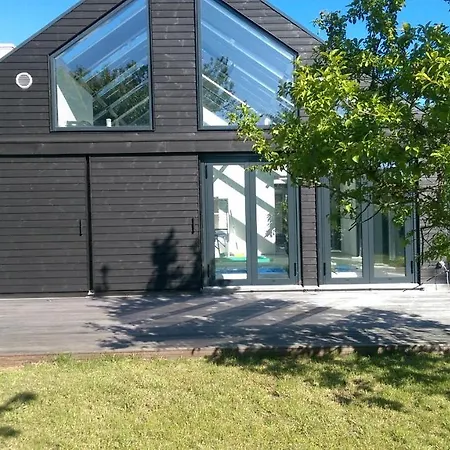 Big Poolhouse With Stunning Views Dom wakacyjny