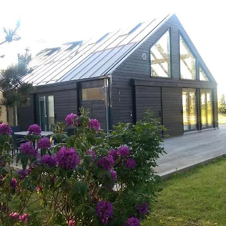 Dom wakacyjny Big Poolhouse With Stunning Views Marstal