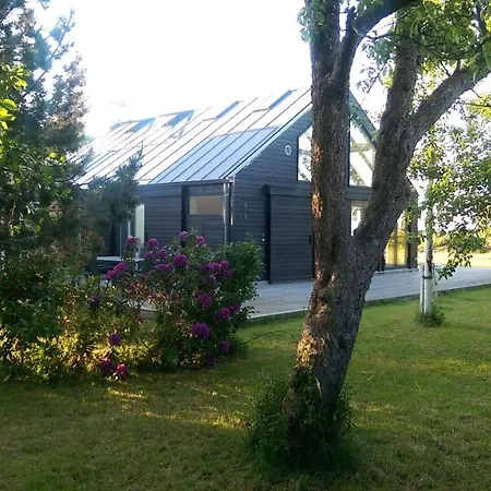 Big Poolhouse With Stunning Views Dom wakacyjny Marstal